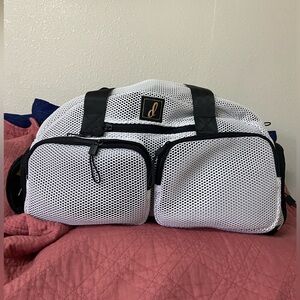 DANZNMOTION Mesh Duffle GYM Bag